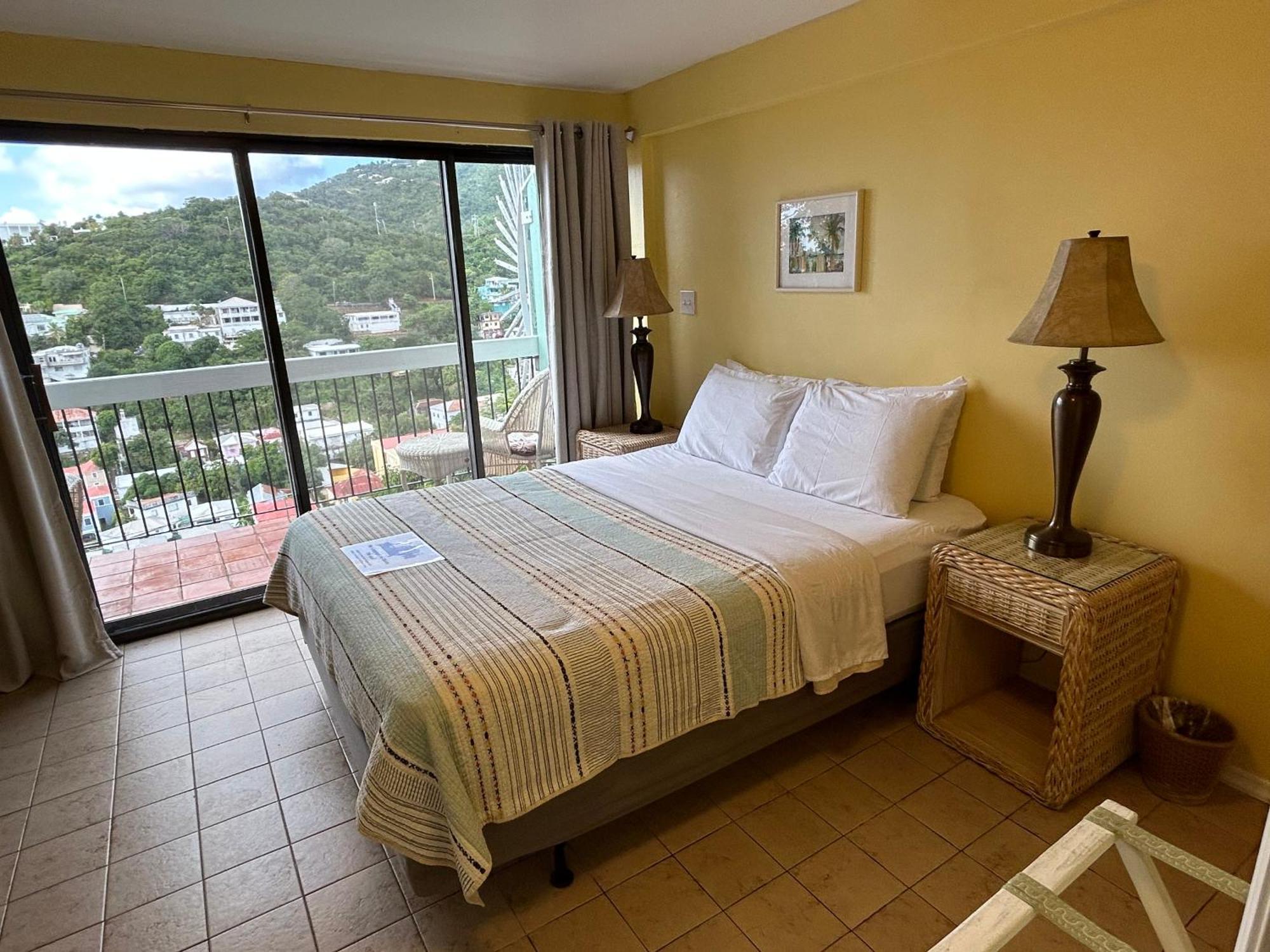 The Green Iguana Hotel Шарлотта-Амалія Екстер'єр фото